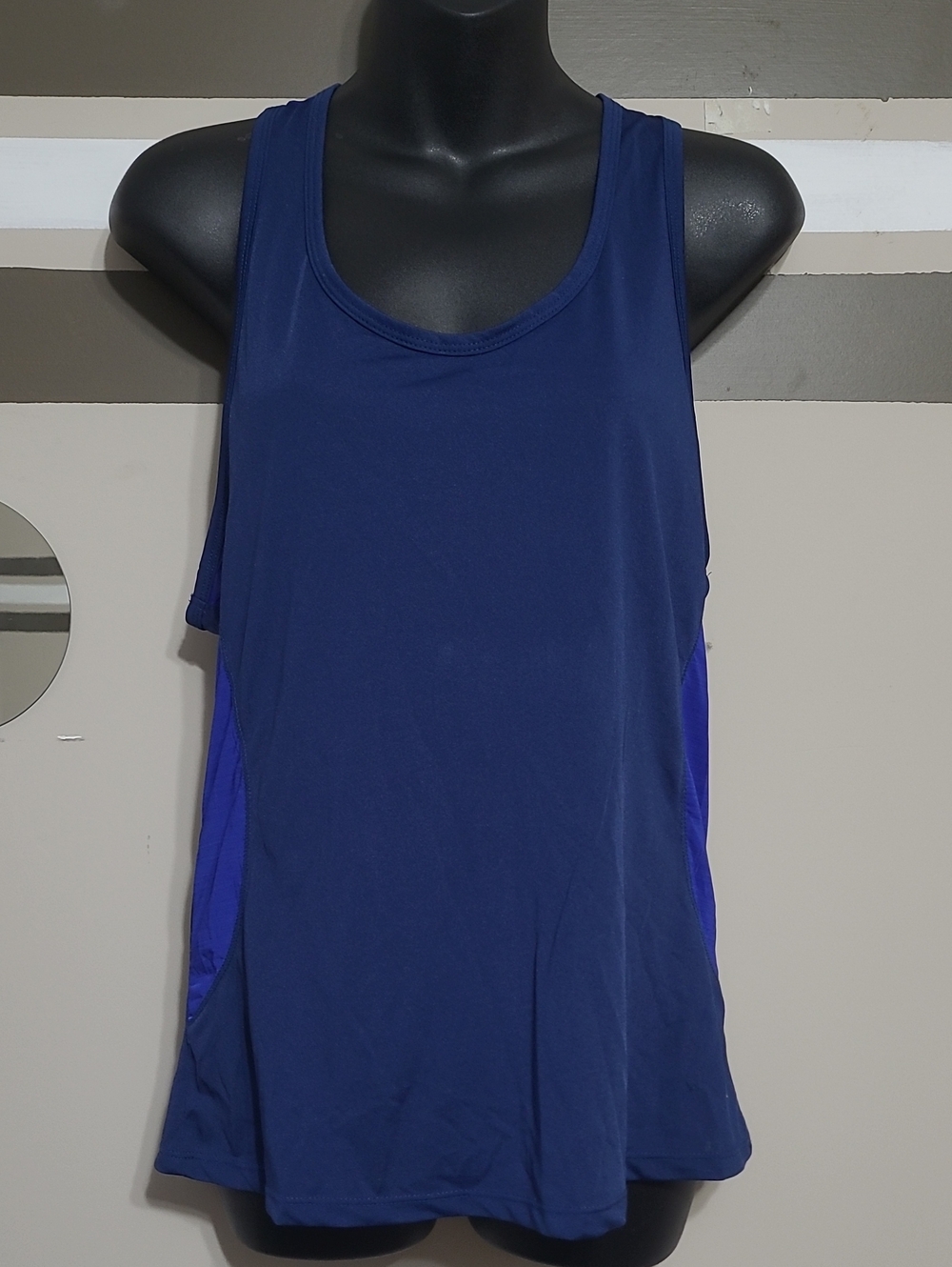 ⭐️ NWOT Xersion Navy & Royal Blue Racerback Scoop Neck Tank Sz Med